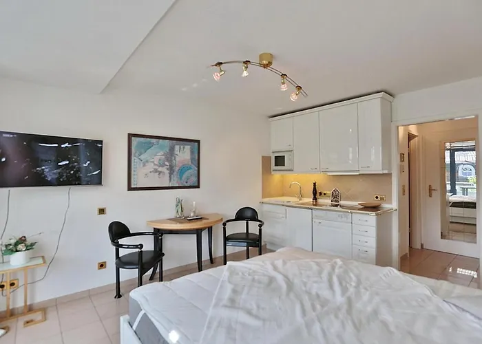 Bergstrasse 62 Bergstrasse 62 19 *